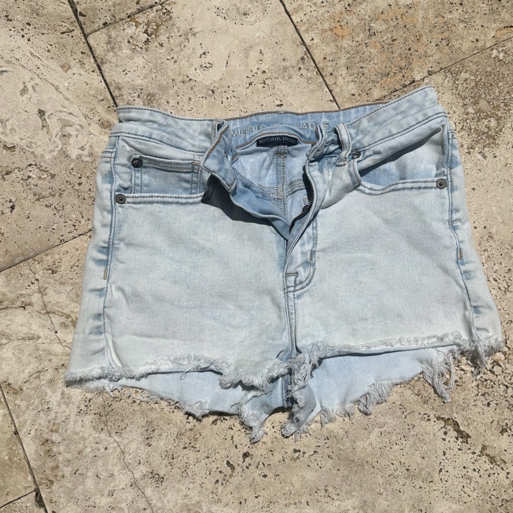 American Eagle Size 2 Next Level Stretch Light Wash Jean Shorts